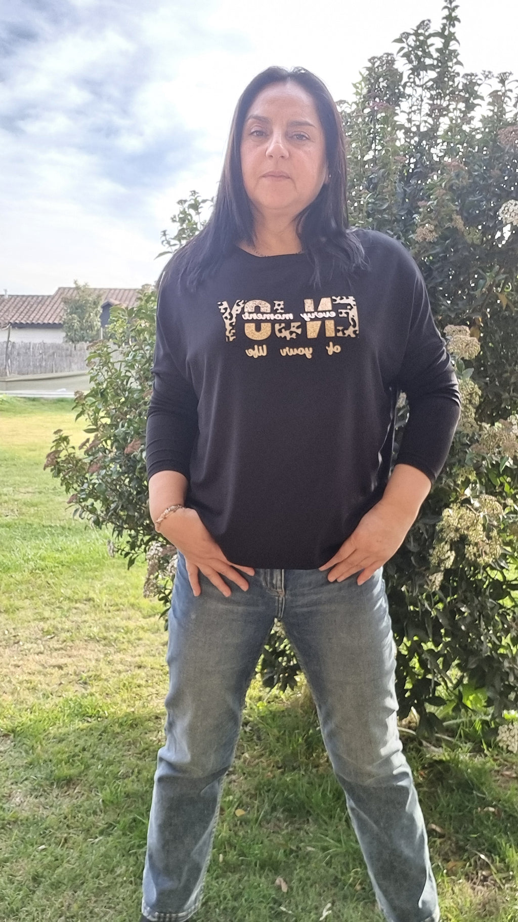 Polera Manga 3/4 Letras Doradas