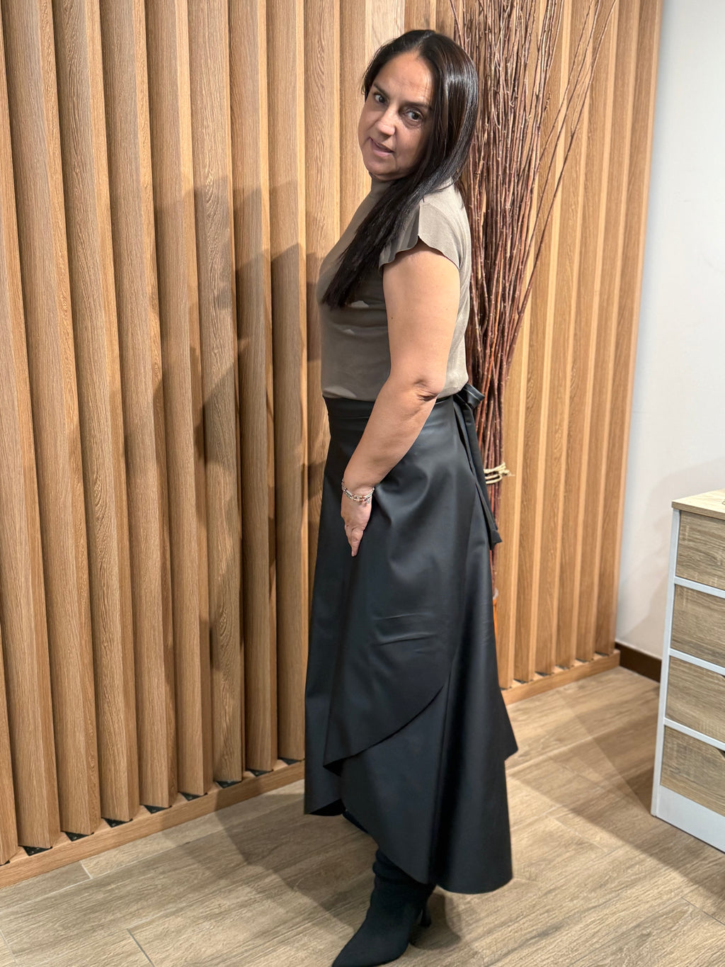 Falda Envolvente Eco Cuero